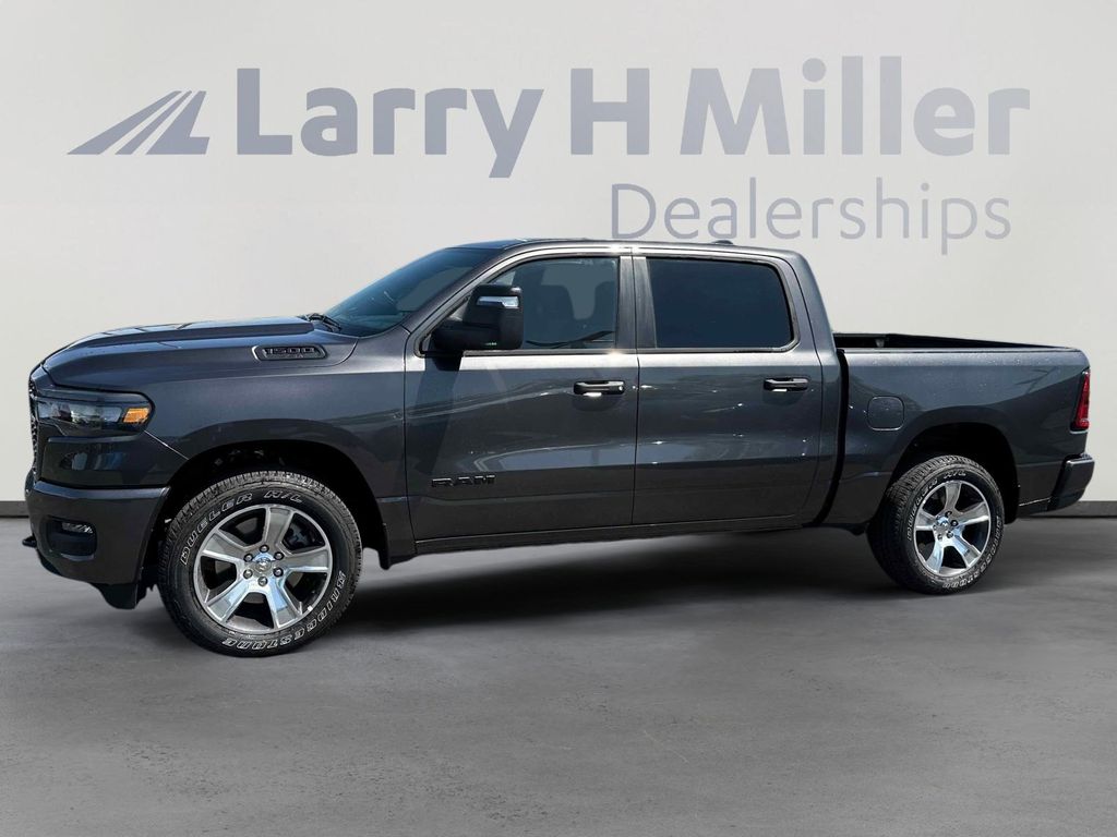 2025 Ram 1500 Tradesman photo 2