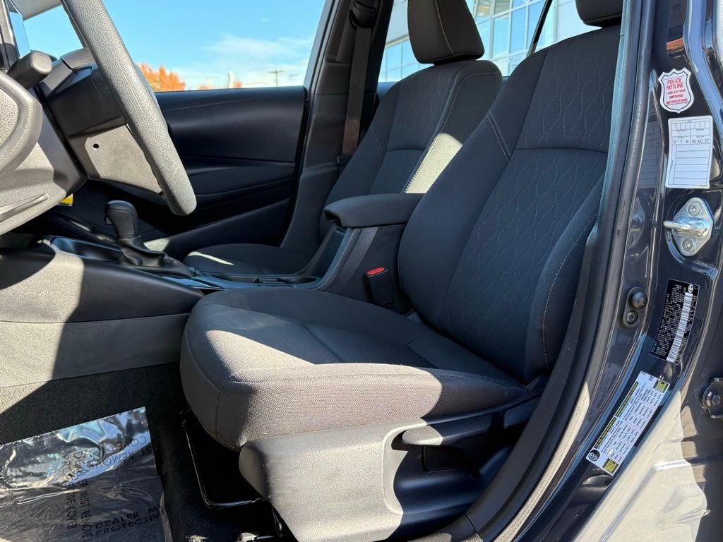 2024 Toyota Corolla LE photo 2