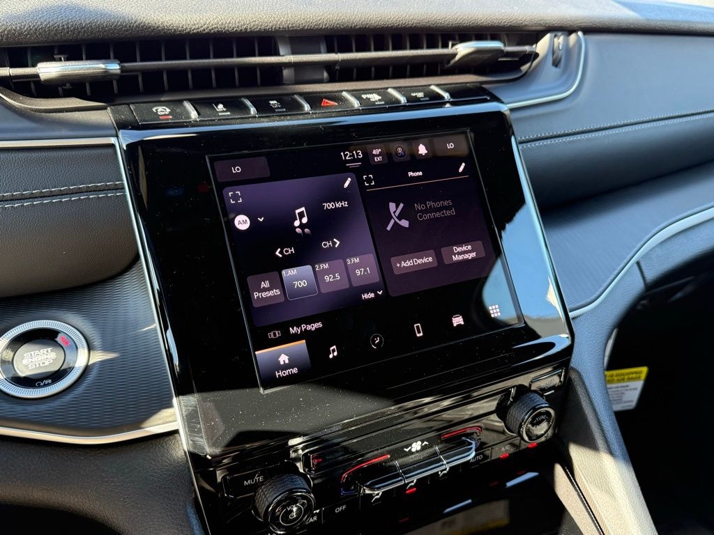 New 2025 Jeep Grand Cherokee LAREDO X 4X4 Sport Utility