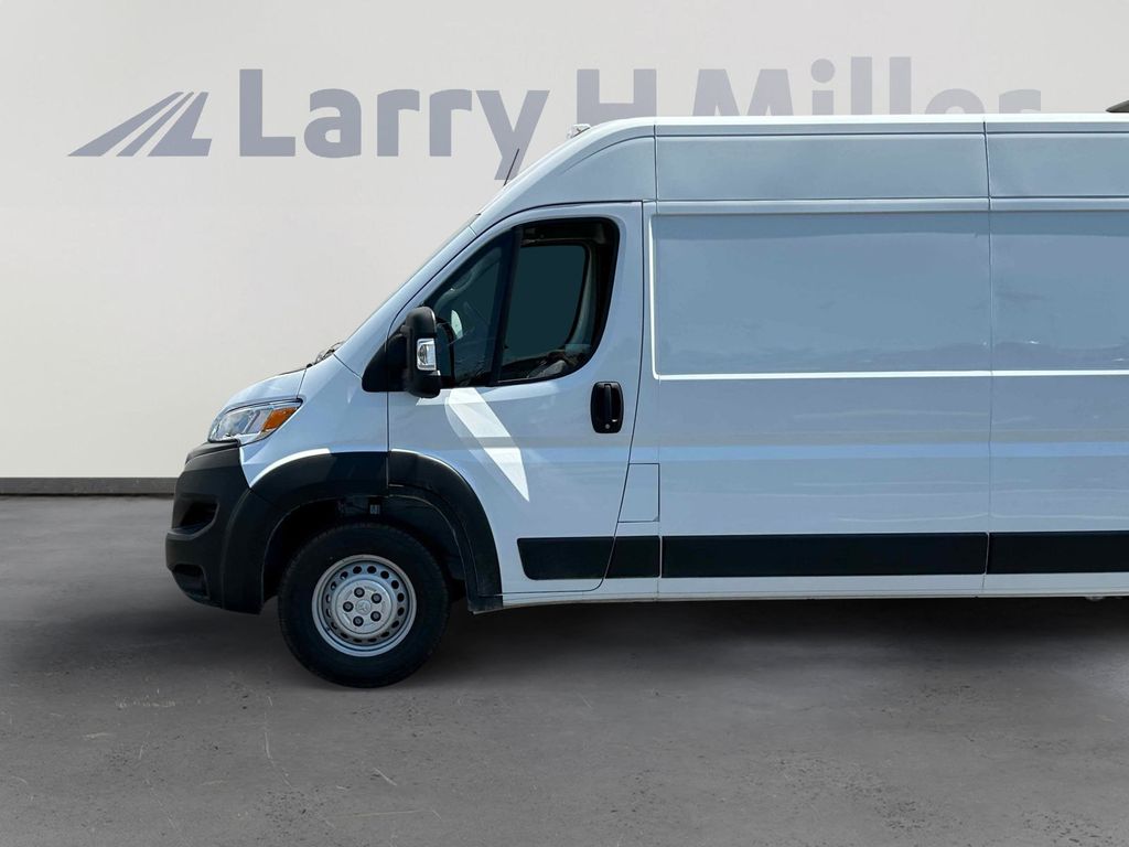 2025 Ram ProMaster 2500 Cargo Van photo 2