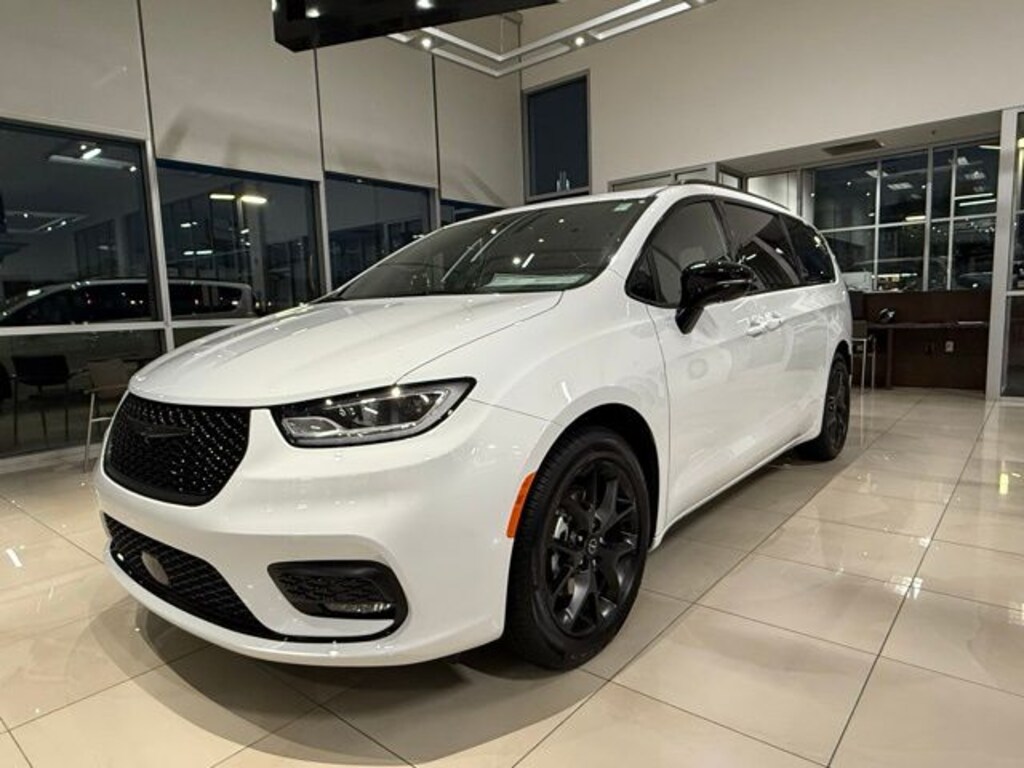 New 2026 Chrysler Pacifica LIMITED Passenger Van