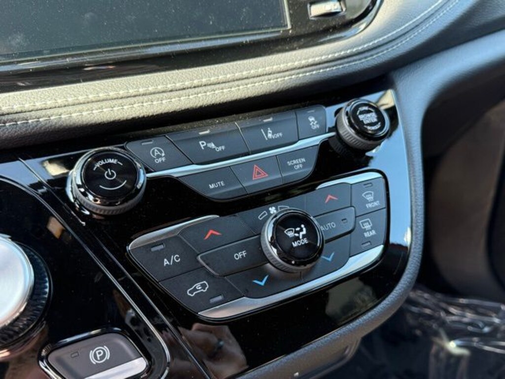 New 2026 Chrysler Pacifica SELECT AWD Passenger Van