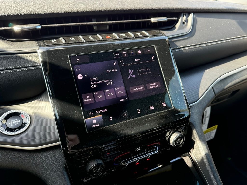 New 2025 Jeep Grand Cherokee LAREDO 4X4 Sport Utility