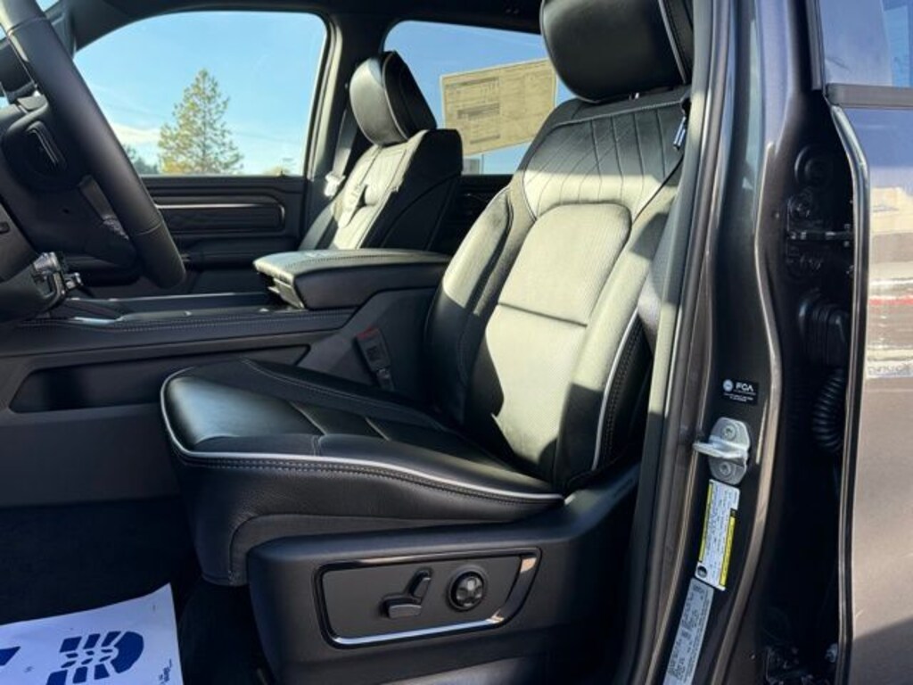 New 2026 Ram 1500 LIMITED CREW CAB 4X4 5'7 BOX Pickup