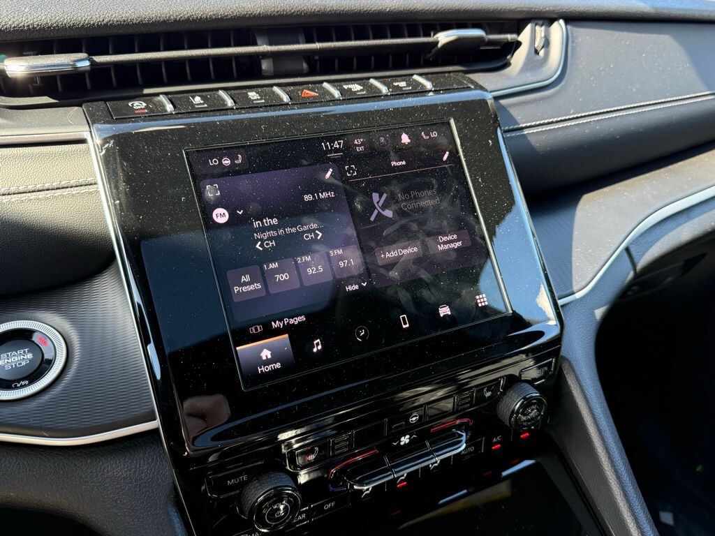 New 2025 Jeep Grand Cherokee L ALTITUDE X 4X4 Sport Utility