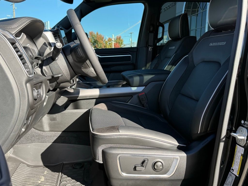 New 2026 Ram 1500 LARAMIE CREW CAB 4X4 5'7 BOX Pickup