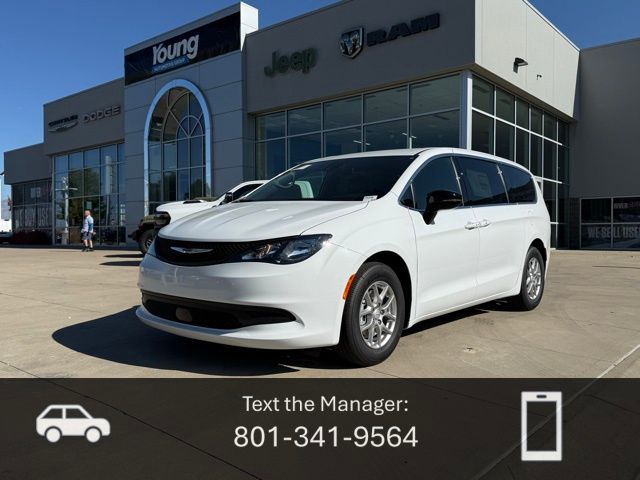 2026 Chrysler Voyager LX's photo