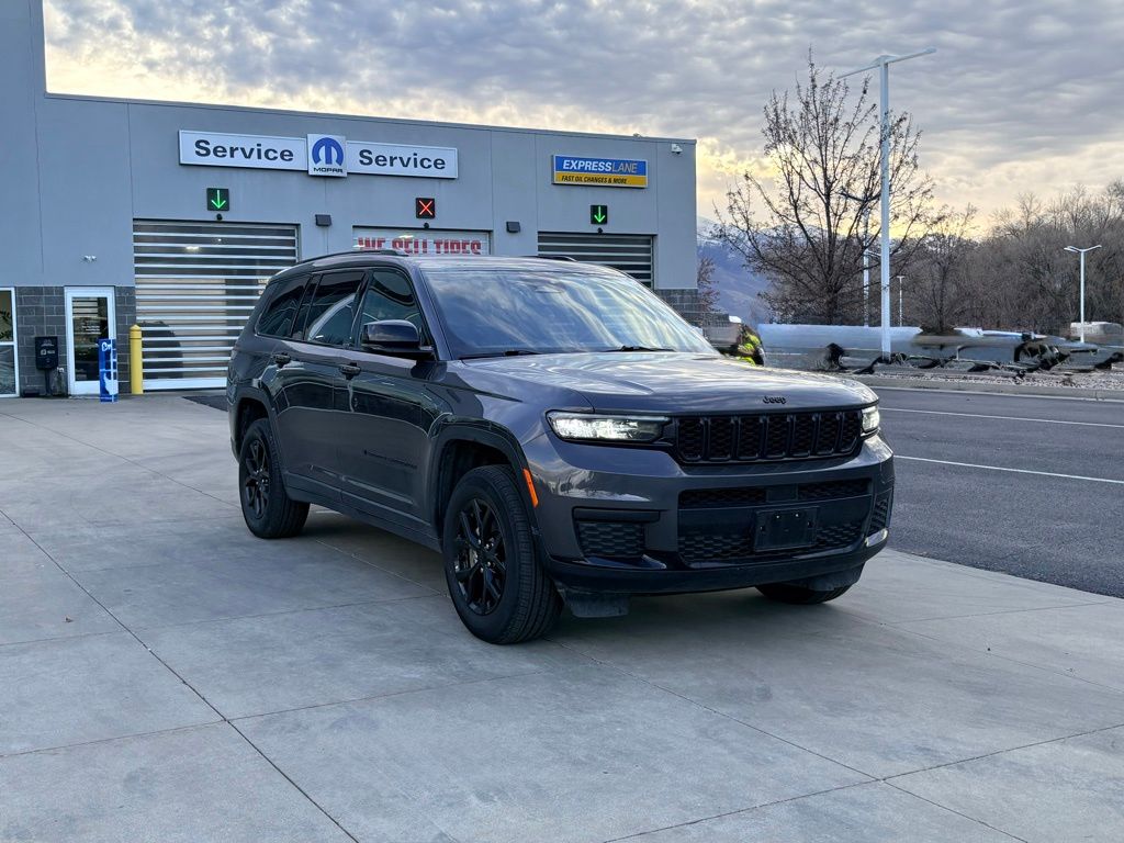 2024 Jeep Grand Cherokee Laredo Altitude photo 2