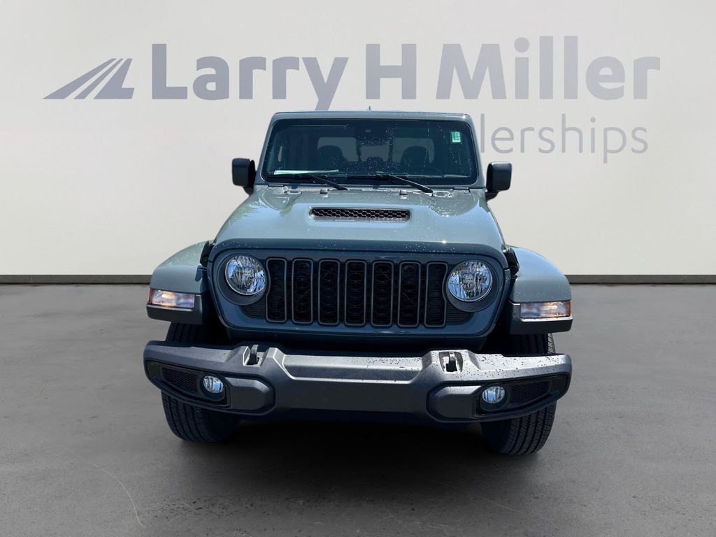 New 2025 Jeep Gladiator SPORT S 4X4 Pickup