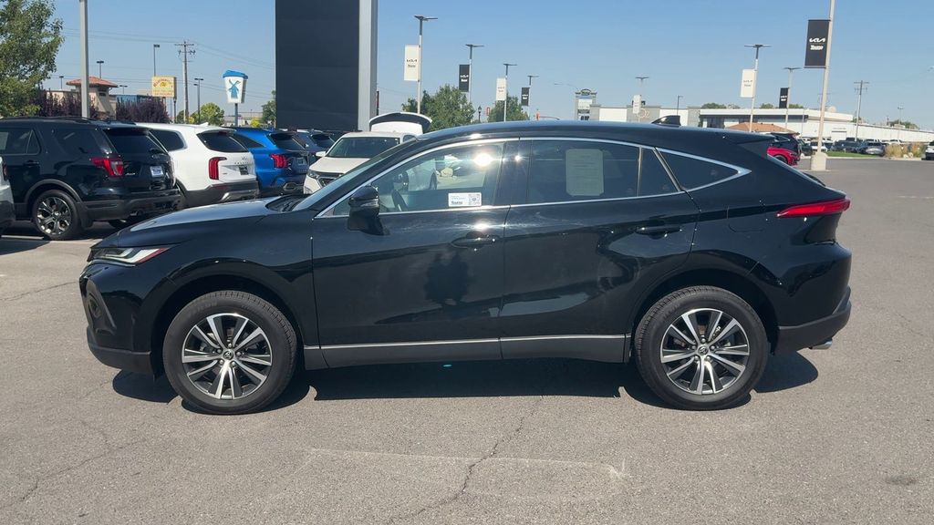 2023 Toyota Venza Limited photo 3