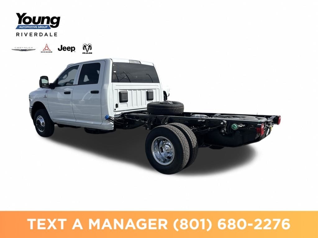 New 2026 Ram 3500 TRADESMAN CREW CAB CHASSIS 4X4 60' CA Pickup