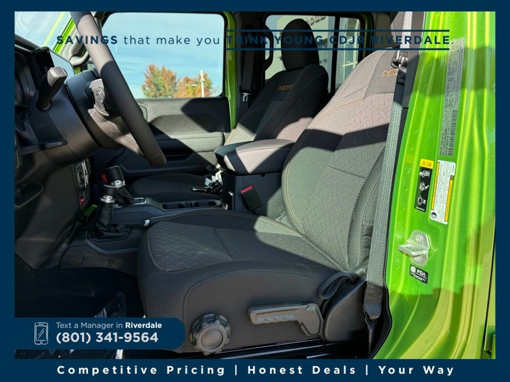 New 2025 Jeep Gladiator MOJAVE 4X4 Pickup