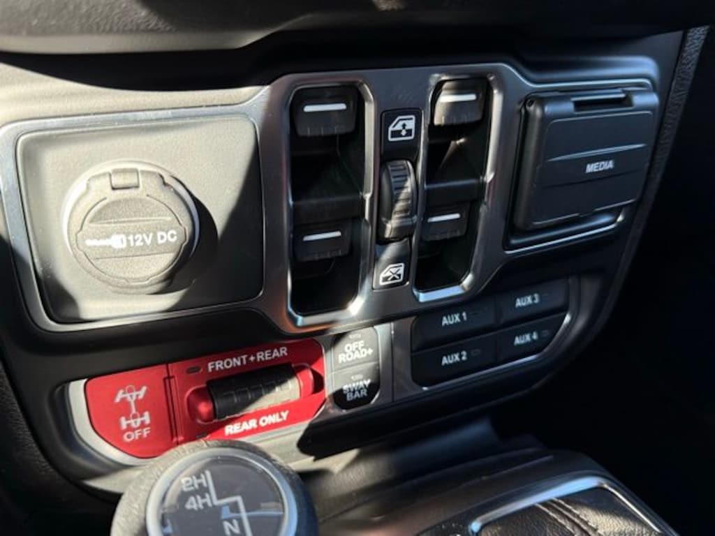 New 2025 Jeep Wrangler 4-DOOR RUBICON Sport Utility