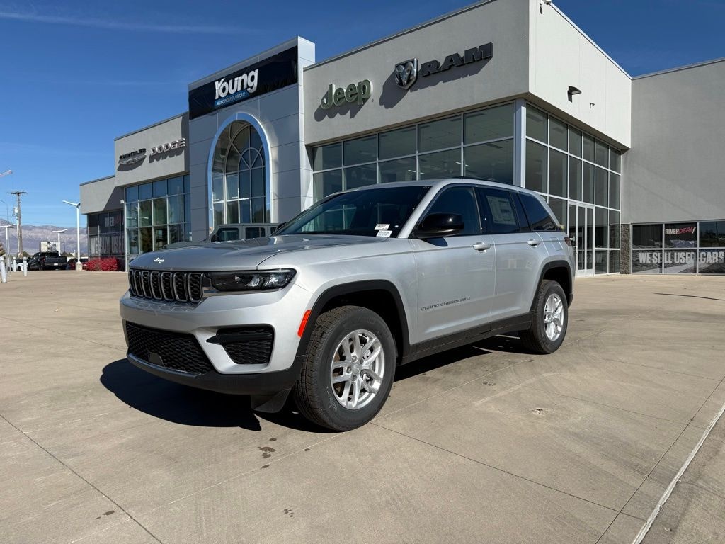 New 2025 Jeep Grand Cherokee LAREDO X 4X4 Sport Utility