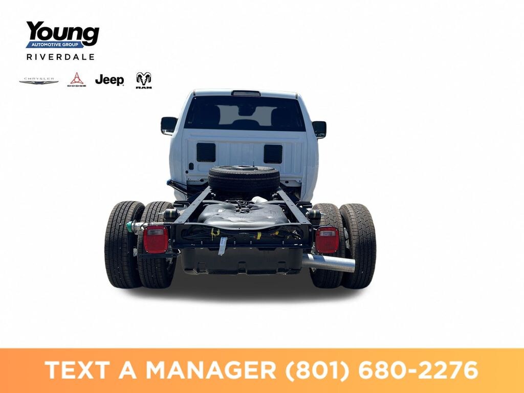 New 2026 Ram 3500 Chassis Cab TRADESMAN REGULAR 4X4 60' CA Pickup