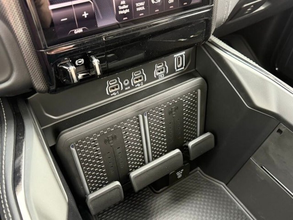 New 2026 Ram 3500 LIMITED CREW CAB 4X4 8' BOX Pickup