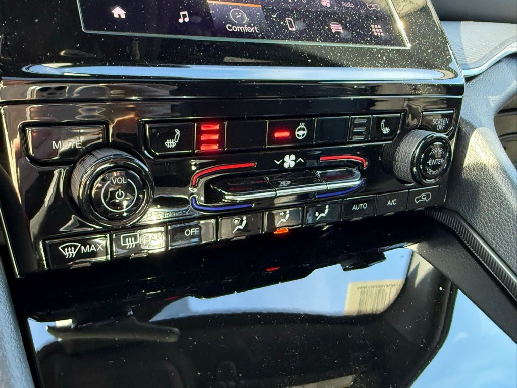 2025 Jeep Grand Cherokee Altitude photo 4