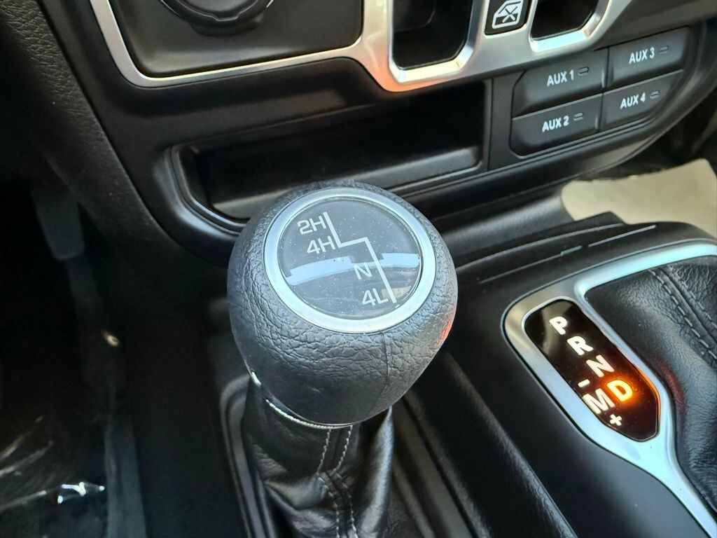 New 2025 Jeep Gladiator SPORT 4X4 Pickup