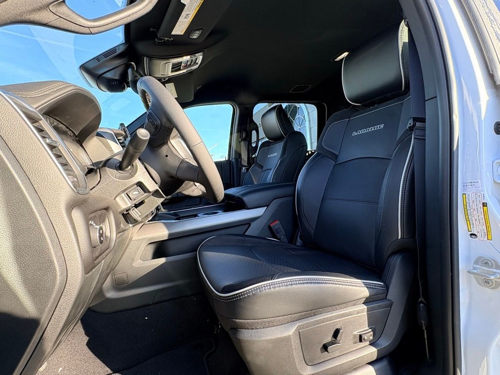 New 2026 Ram 2500 LARAMIE CREW CAB 4X4 6'4 BOX Pickup