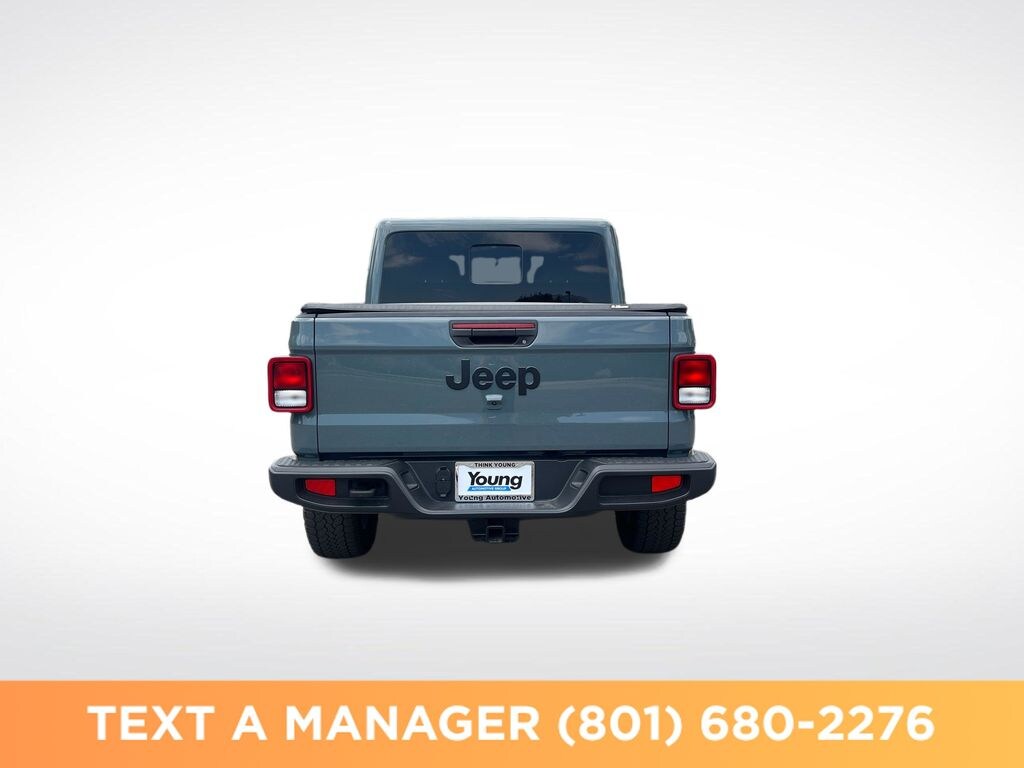 Used 2025 Jeep Gladiator Sport Truck Crew Cab