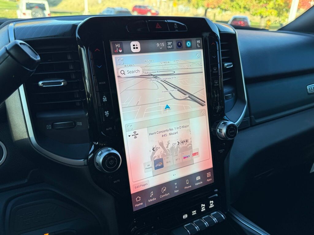 New 2025 Ram 2500 BIG HORN CREW CAB 4X4 6'4 BOX Pickup