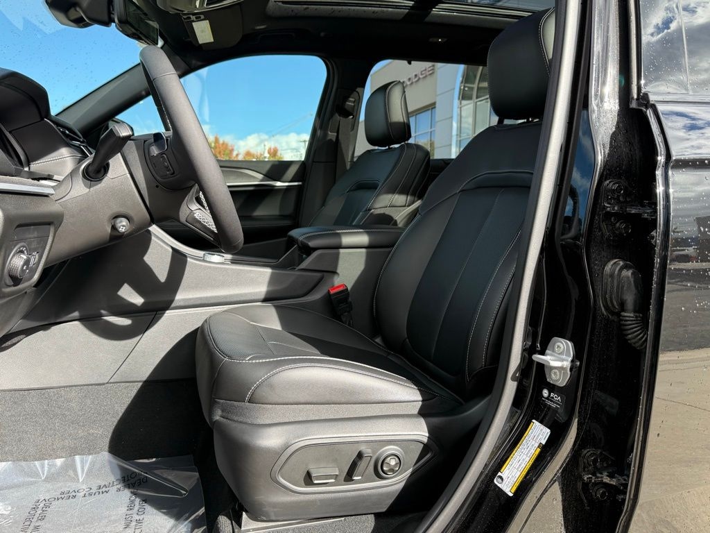 New 2025 Jeep Grand Cherokee L LIMITED 4X4 Sport Utility