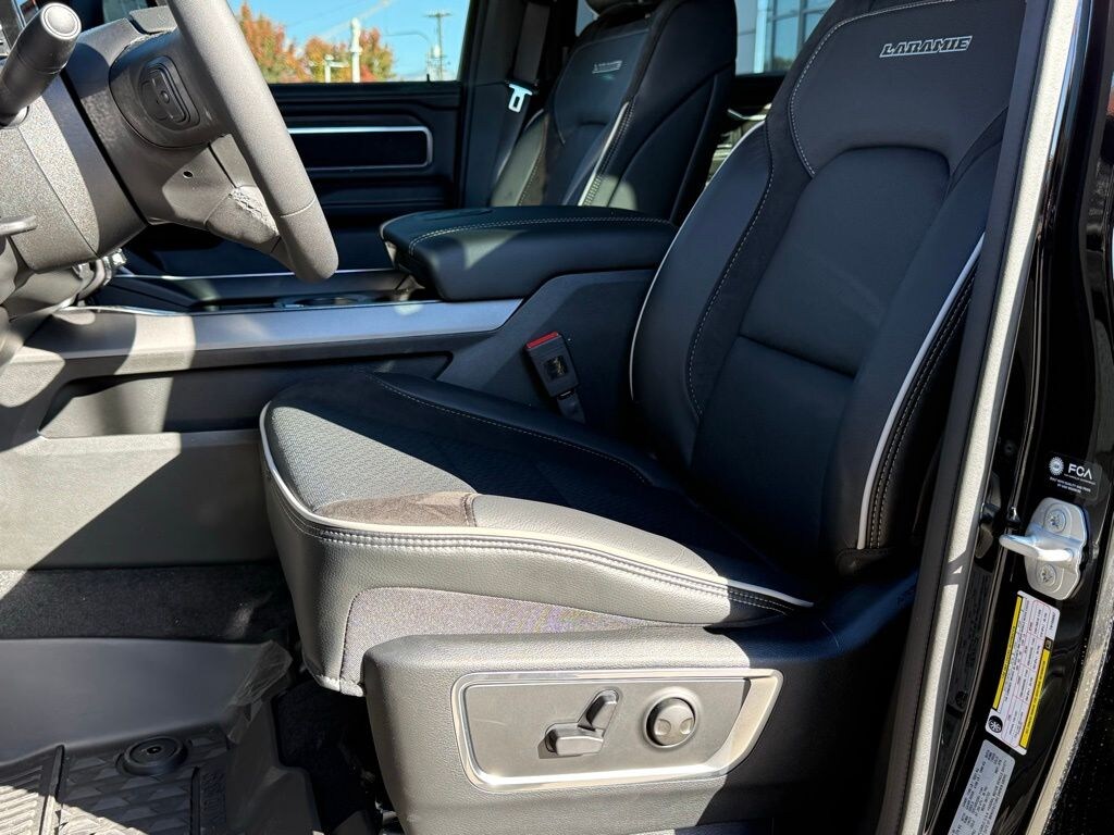 New 2026 Ram 1500 LARAMIE CREW CAB 4X4 5'7 BOX Pickup