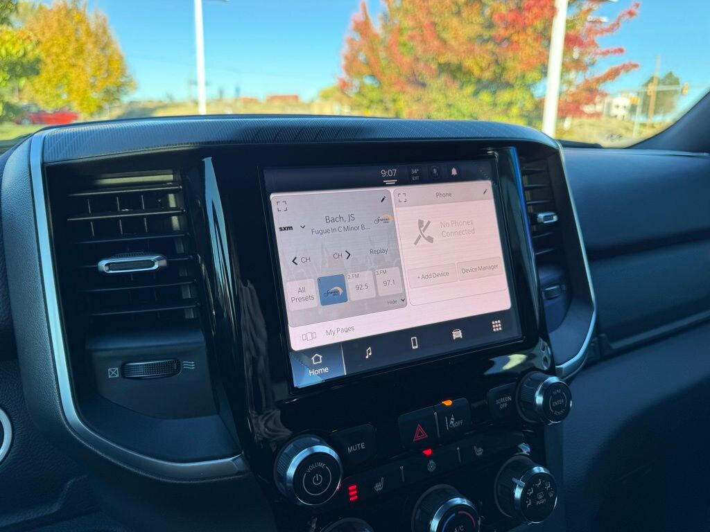 New 2025 Ram 1500 BIG HORN CREW CAB 4X4 5'7 BOX Pickup