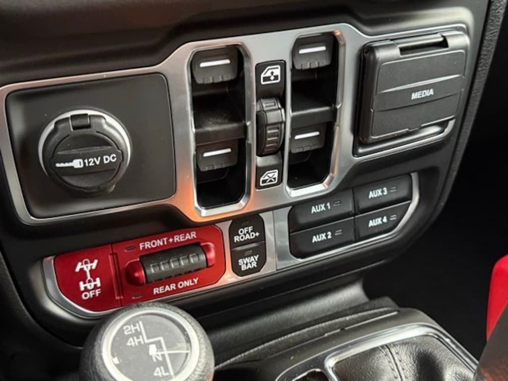 New 2025 Jeep Wrangler 4-DOOR RUBICON Sport Utility