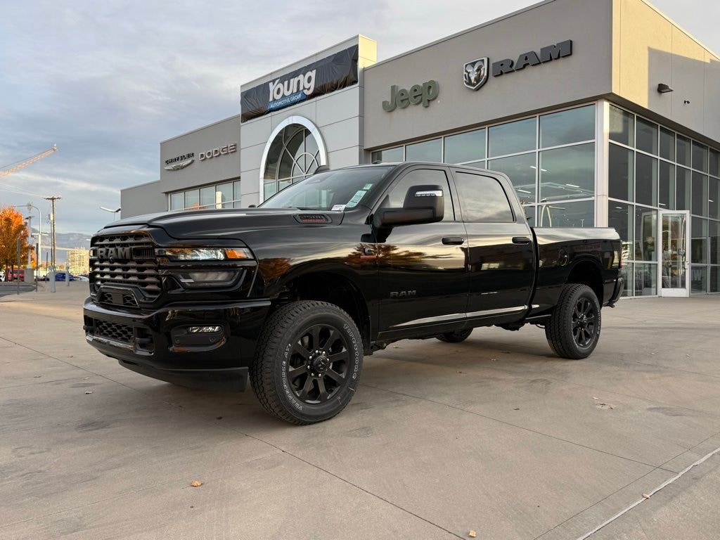 New 2025 Ram 2500 BIG HORN CREW CAB 4X4 6'4 BOX Pickup