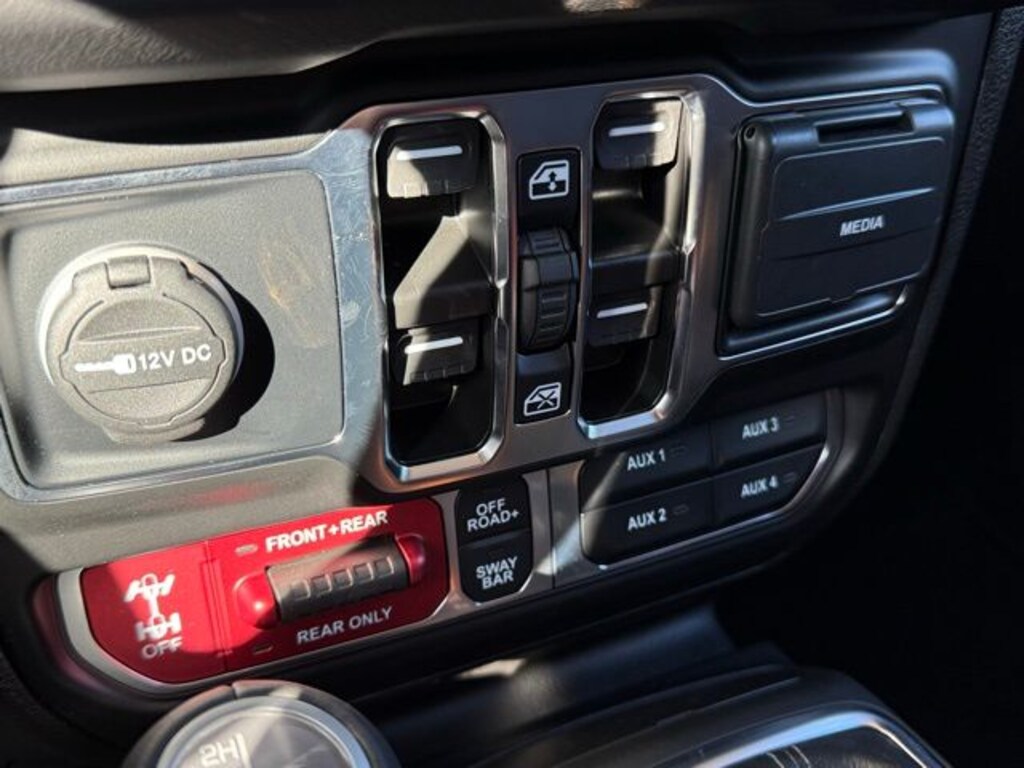 New 2025 Jeep Wrangler 4-DOOR RUBICON Sport Utility