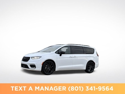 2026 Chrysler Pacifica LIMITED Passenger Van