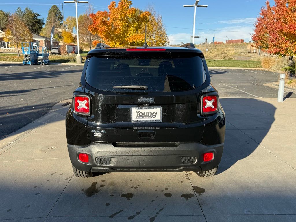 2023 Jeep Renegade Latitude photo 3