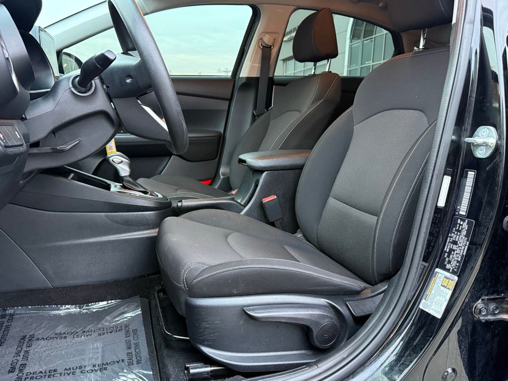 2024 Kia Forte LXS photo 2