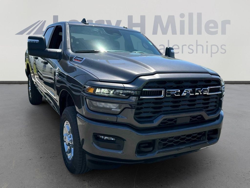 New 2025 Ram 2500 BIG HORN CREW CAB 4X4 6'4 BOX Pickup