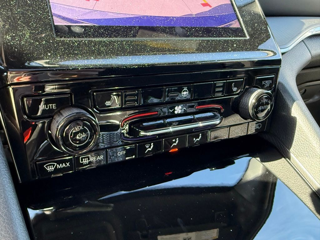 New 2025 Jeep Grand Cherokee L LAREDO X 4X4 Sport Utility