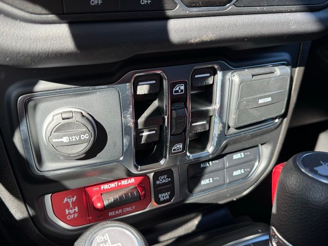 2025 Jeep Wrangler Rubicon Sport photo 4