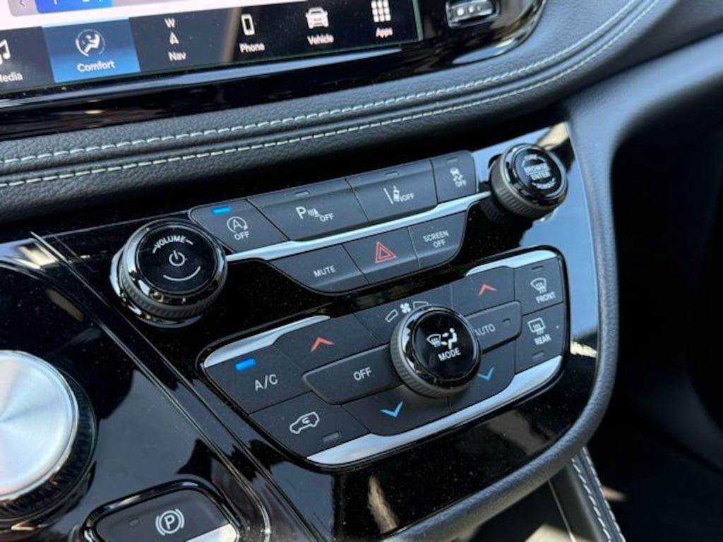 New 2025 Chrysler Pacifica LIMITED Passenger Van