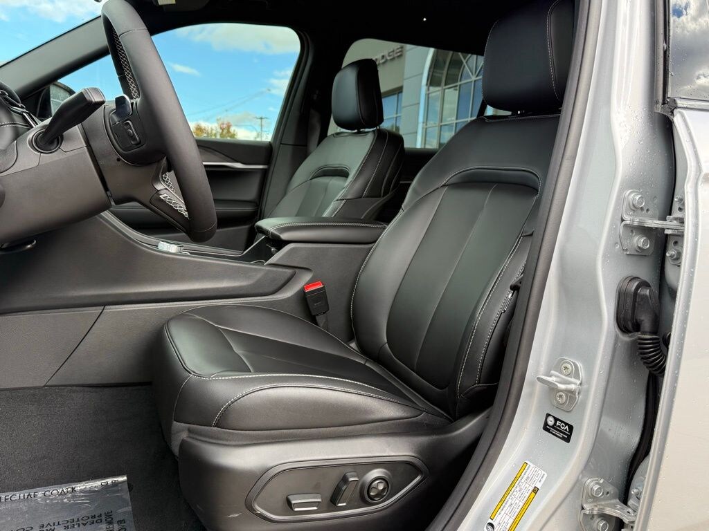 New 2025 Jeep Grand Cherokee L LIMITED 4X4 Sport Utility