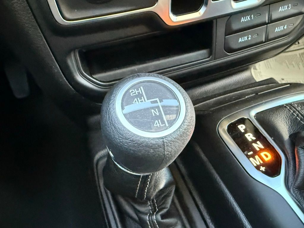 New 2025 Jeep Gladiator SPORT 4X4 Pickup