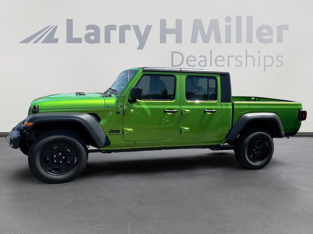 2025 Jeep Gladiator Sport photo 2