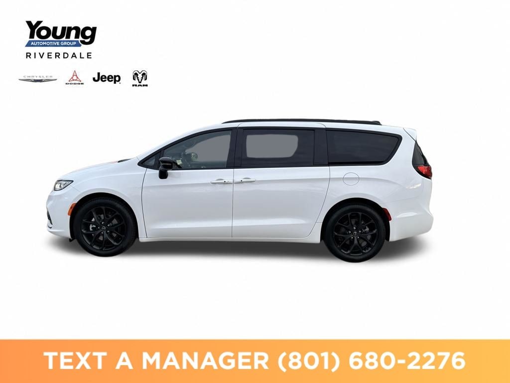 2026 Chrysler Pacifica Limited - Photo 10