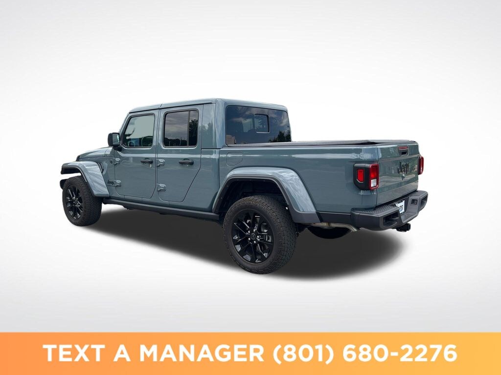 Used 2025 Jeep Gladiator Sport Truck Crew Cab