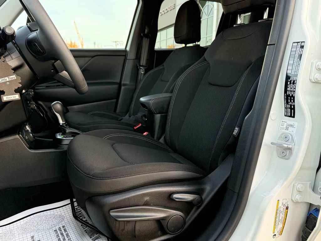 Used 2023 Jeep Renegade Latitude SUV