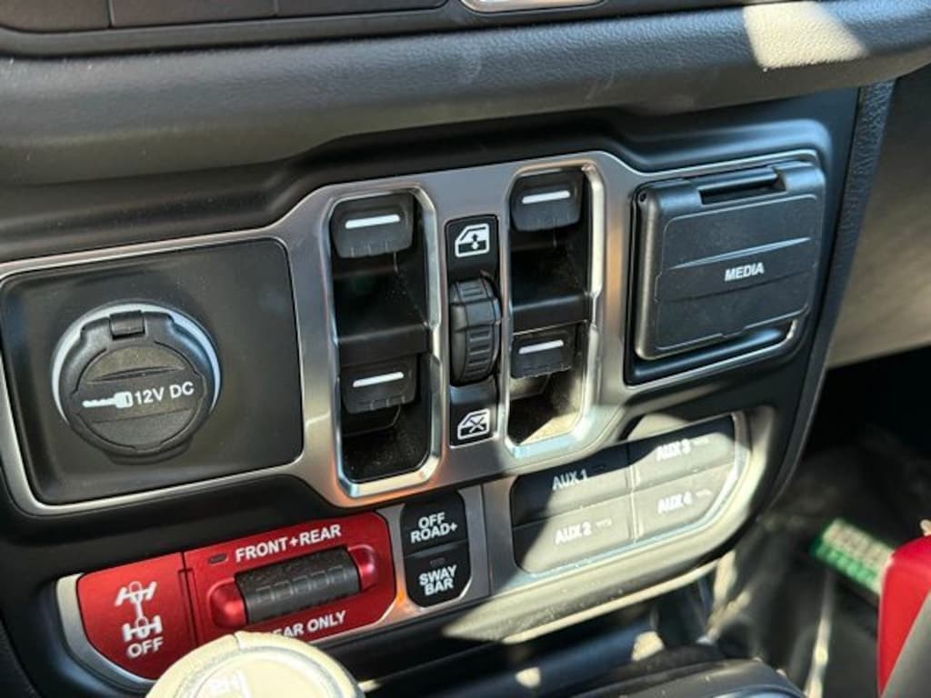 New 2025 Jeep Wrangler 4-DOOR RUBICON Sport Utility