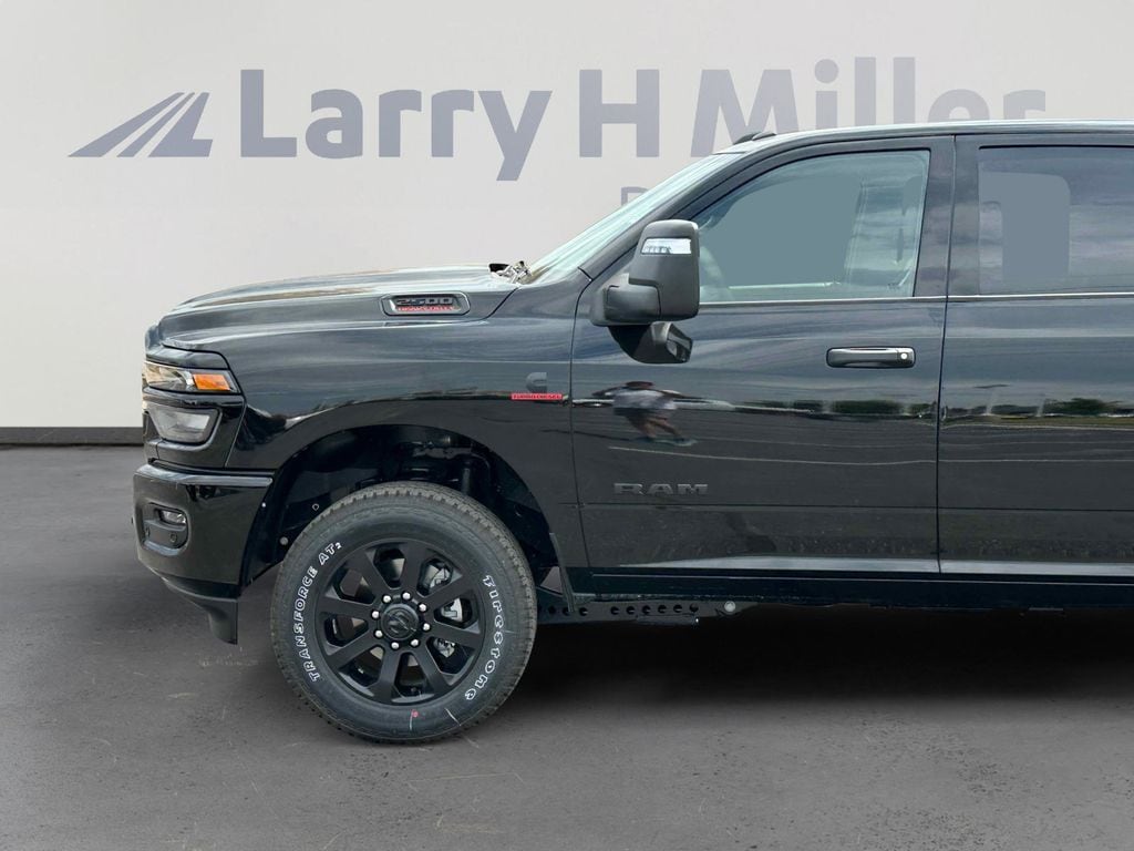 New 2025 Ram 2500 BIG HORN CREW CAB 4X4 6'4 BOX Pickup
