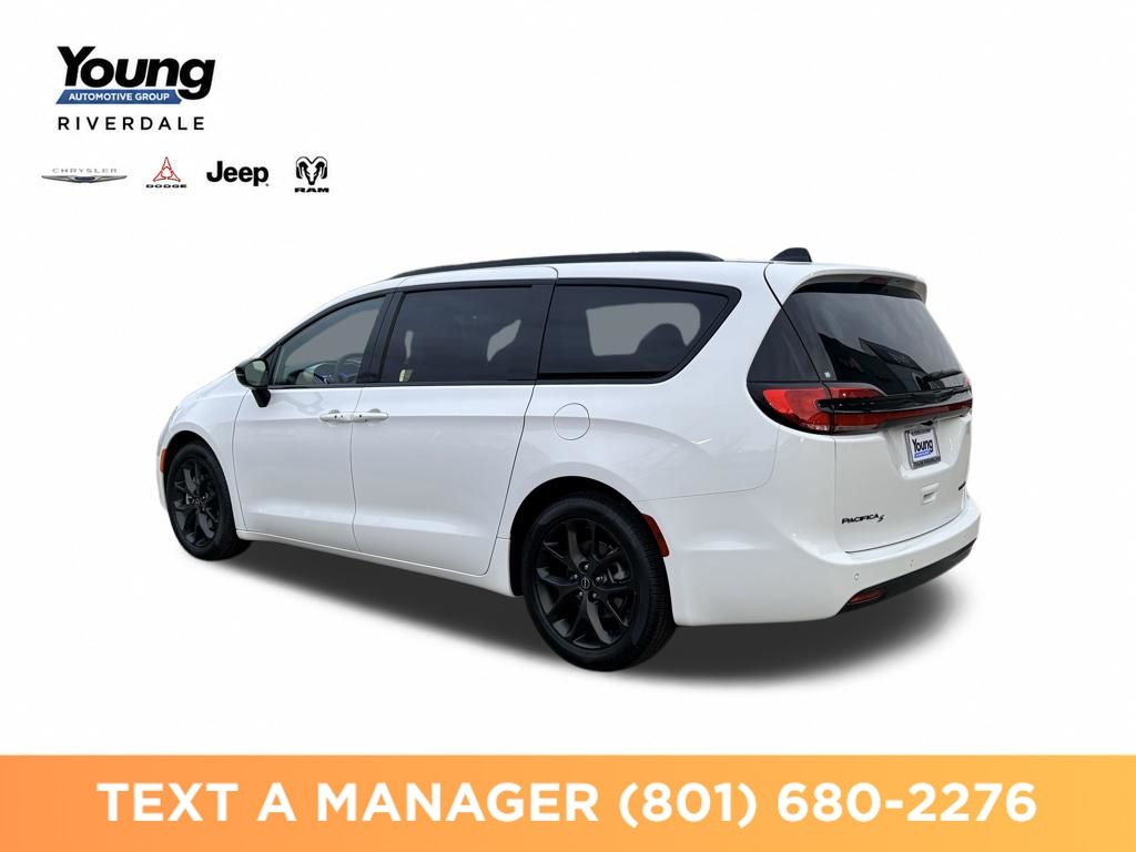 2026 Chrysler Pacifica Limited - Photo 9