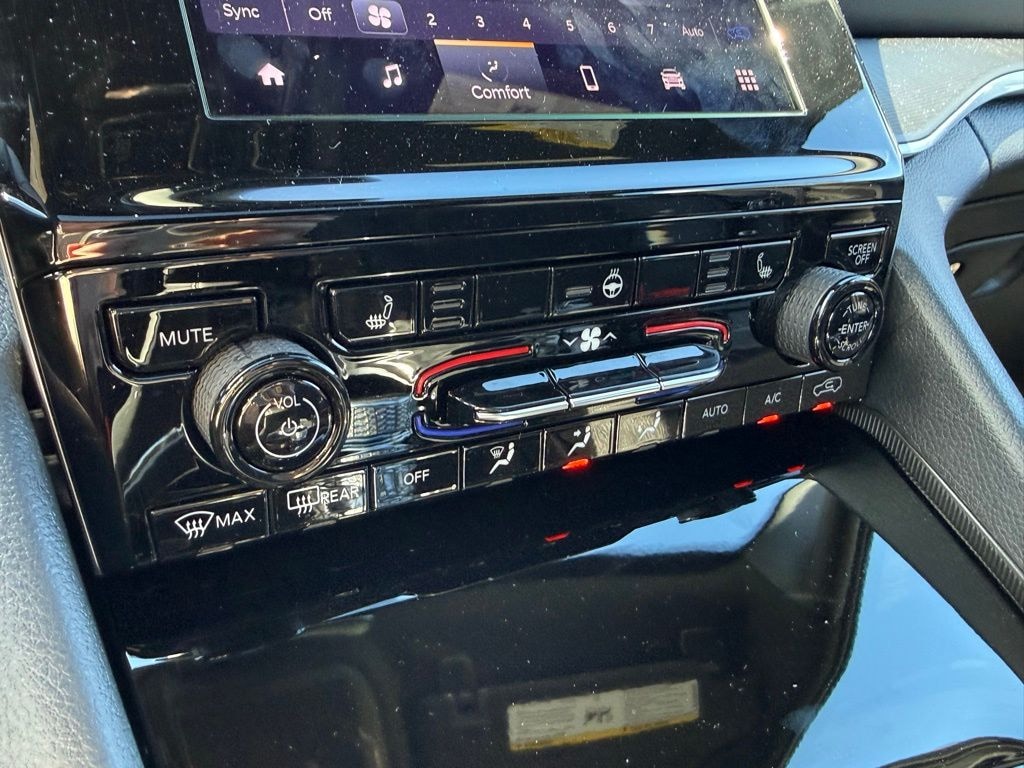 New 2025 Jeep Grand Cherokee L ALTITUDE X 4X4 Sport Utility