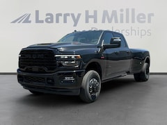 2025 Ram 3500 LARAMIE CREW CAB 4X4 8' BOX Pickup
