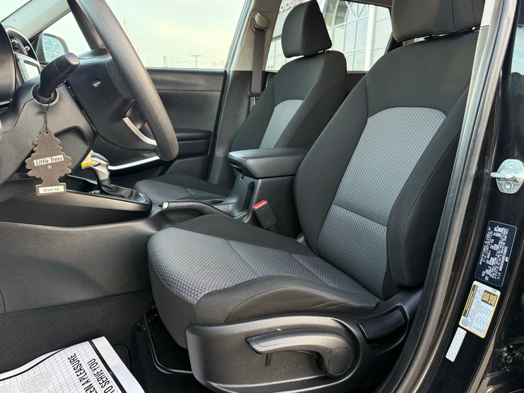 2024 Kia Soul LX photo 2